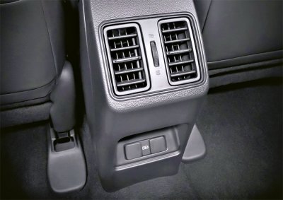 AC Baris Kedua dan Panel USB Honda City Hatchback RS Surabaya